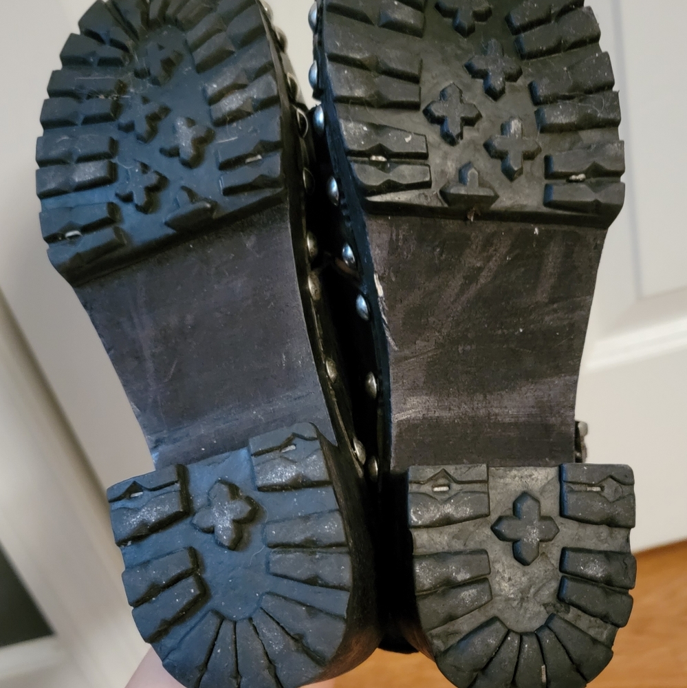 Connie Clogs - Picture 4 of 4
